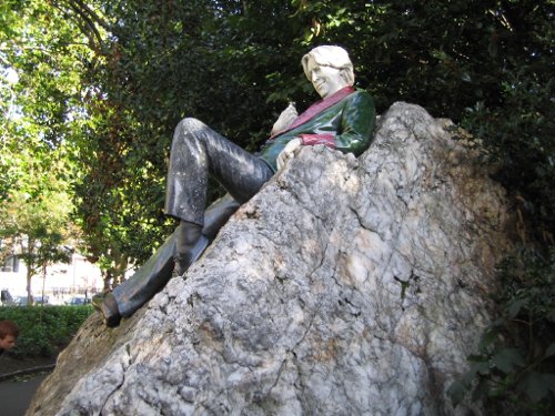 Oscar Wilde Statue
